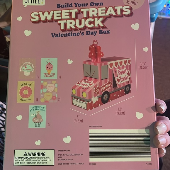 nwot bday truck card box - Picture 2 of 3